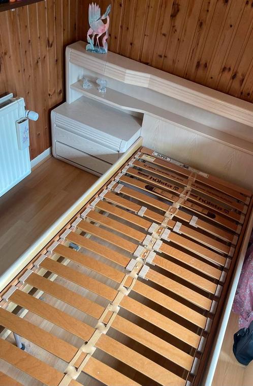 Eenpersoonbed met ladekastje, Huis en Inrichting, Slaapkamer | Bedden, Zo goed als nieuw, Ophalen