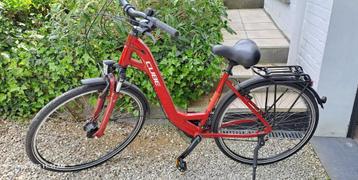 Vélo femme CUBE presque neuf, Autres marques, Comme neuf, Enlèvement, Accès (extra) bas