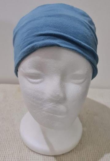 Blauwe chemo bandana beschikbaar voor biedingen