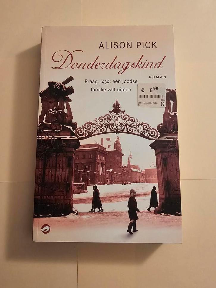 Alison Pick - Donderdagskind, Boeken, Literatuur, Zo goed als nieuw, Ophalen of Verzenden