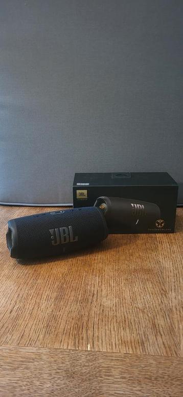 JBL Charge 5 'Tommorowland edition'