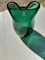 Joli et original vase en verre de couleur vert foncé, Comme neuf, Vert, Enlèvement ou Envoi, Verre