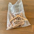 18 houten kapstokken in perfecte staat, Kleding | Dames, Kledinghangers, Ophalen, Zo goed als nieuw