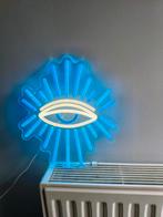Decoratieve wandlamp van een oog in blauw-wit, Huis en Inrichting, Lampen | Wandlampen, Ophalen, Zo goed als nieuw
