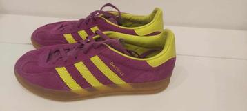 Adidas Gazelle Paars/Geel beschikbaar voor biedingen