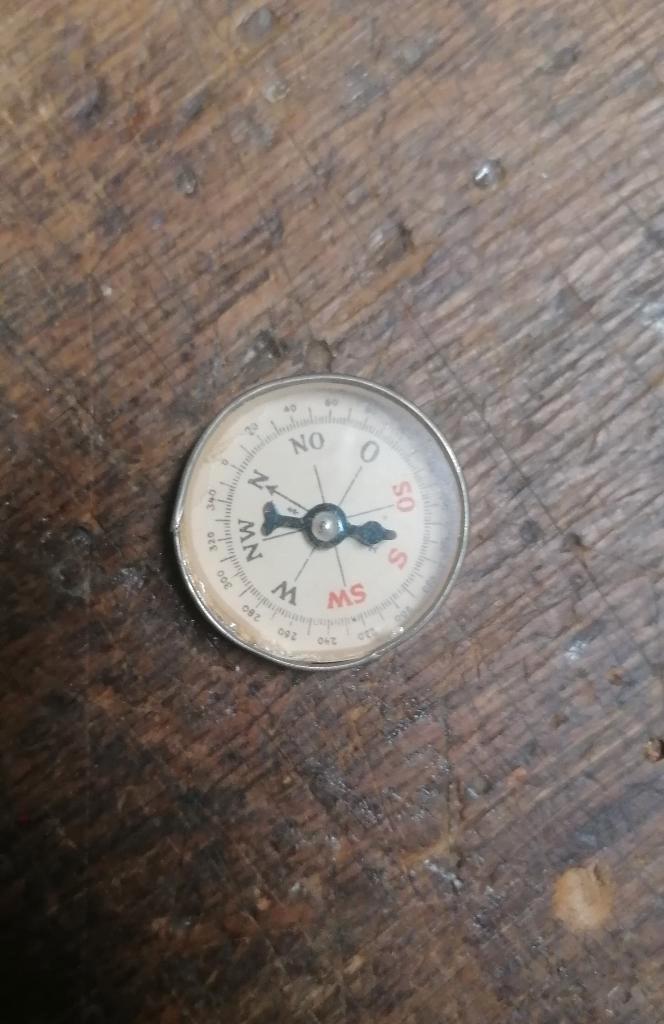 Boussole militaire évasion WW2, Collections, Objets militaires | Seconde Guerre mondiale, Enlèvement ou Envoi