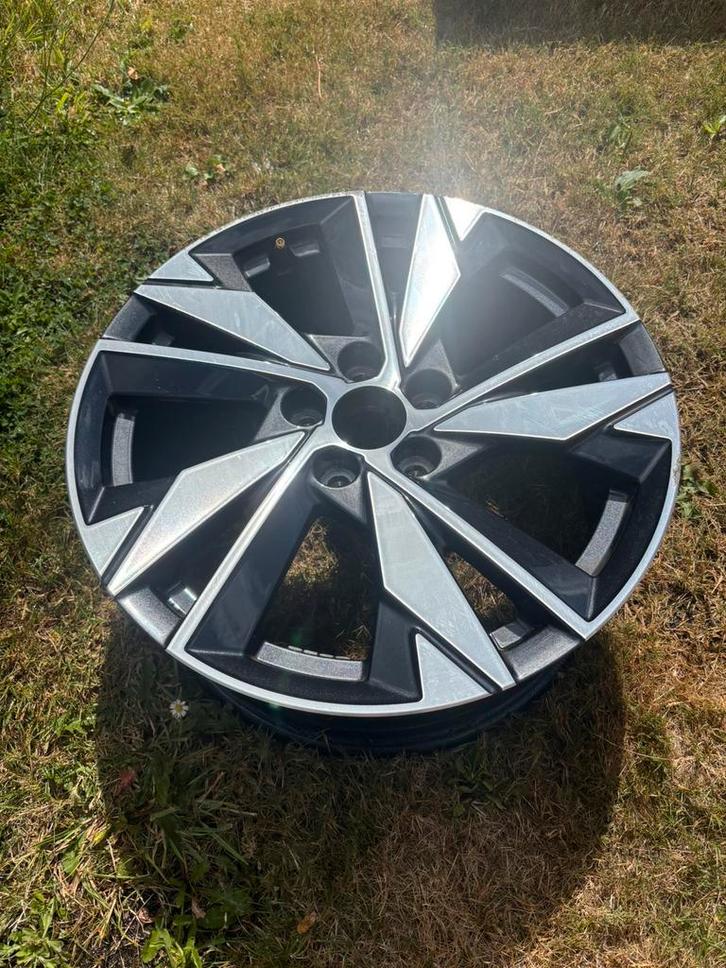 Peugeot velg Calvary 17 inch - origineel licht beschadigd, Auto diversen, Wieldoppen, Gebruikt, Ophalen
