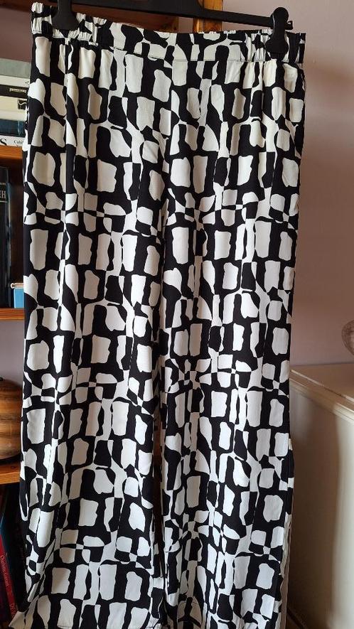 Broek s.Oliver maat 46 (nog splinternieuw), Kleding | Dames, Broeken en Pantalons, Nieuw, Maat 46/48 (XL) of groter, Zwart, Lang