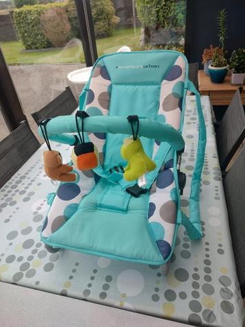 Blauwe wipper, relax, wipstoel met speeltjes  beschikbaar voor biedingen
