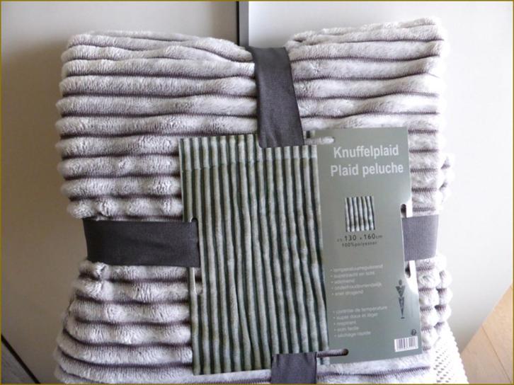 Luxe Knuffelplaid (Koopje !), Kinderen en Baby's, Dekens, Slaapzakjes en Inbakerproducten, Nieuw, Deken, Ophalen of Verzenden