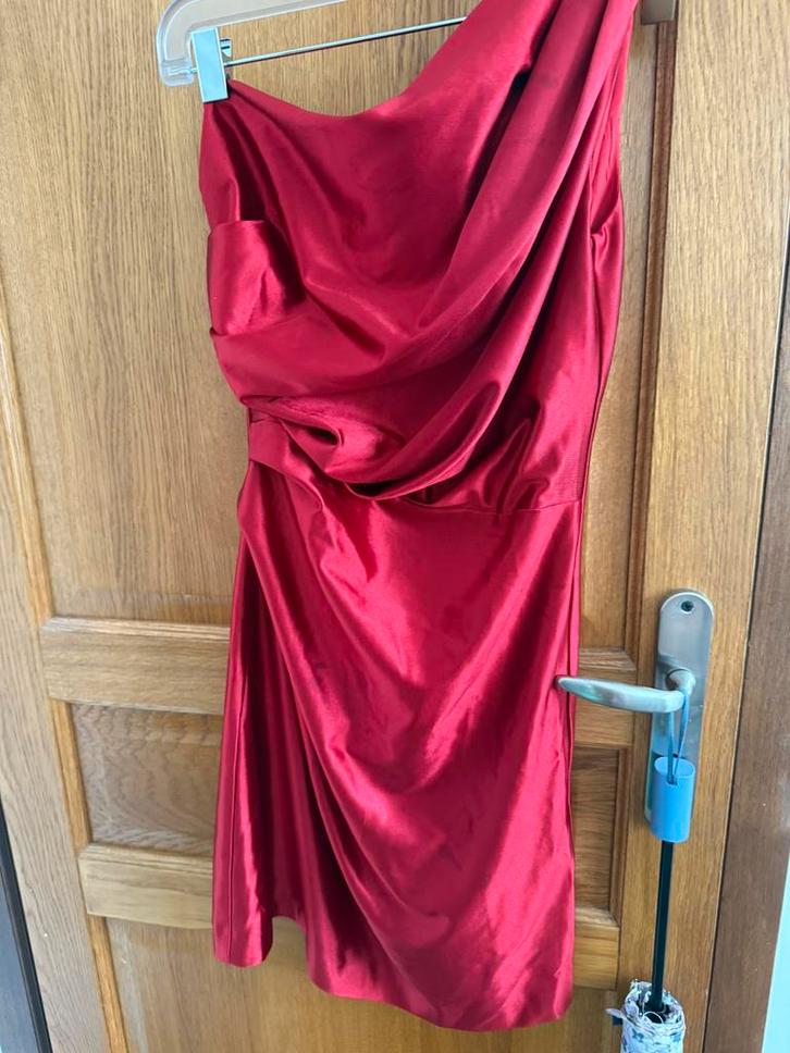 Robe de soirée rouge Guess, Kleding | Dames, Gelegenheidskleding, Zo goed als nieuw, Rood, Ophalen of Verzenden