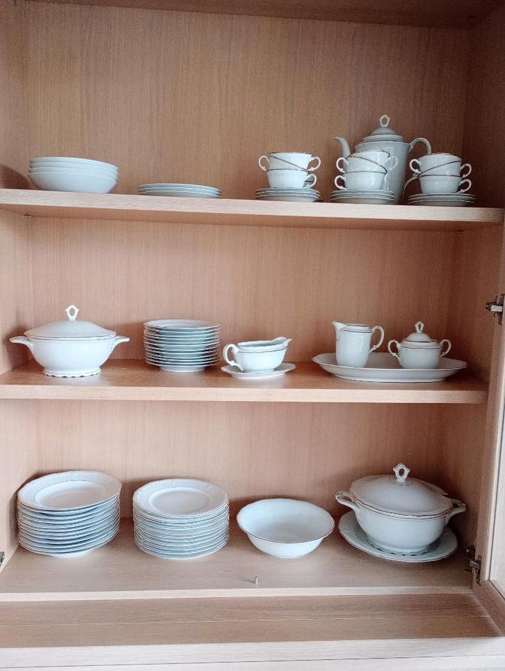 72 delig eetservies en koffieservies wit met gouden rand, Huis en Inrichting, Keuken | Servies, Zo goed als nieuw, Compleet servies