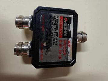 D-Original Duplexer 2 antennes op 1 radio of omgekeerd beschikbaar voor biedingen