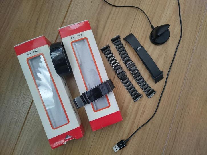 Smartwatch Samsung Gear fit, Bijoux, Sacs & Beauté, Montres connectées, Utilisé, Noir, Distance, Bandage calorique, État, GPS