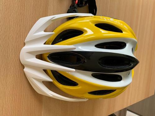 kinderhelm geel/ wit en helm bordeau large NIEUW, Fietsen en Brommers, Fietsaccessoires | Fietshelmen, Zo goed als nieuw, Jongen