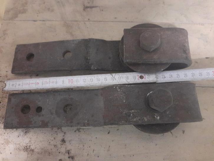 Schuifpoortrollers in ijzer., Doe-het-zelf en Bouw, IJzerwaren en Bevestigingsmiddelen, Ophalen