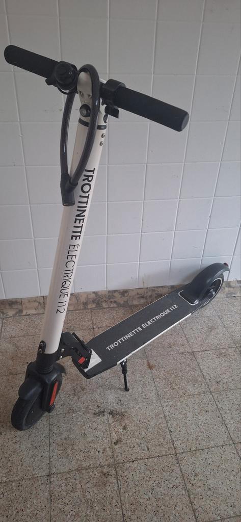 Elektrische step rijdt max. 25/uur, Fietsen en Brommers, Steps, Zo goed als nieuw, Ophalen of Verzenden
