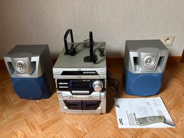 Jvc Stereo met toebehoren beschikbaar voor biedingen