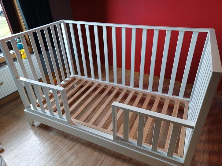 childhome bed 140x70, Kinderen en Baby's, Kinderkamer | Bedden, Gebruikt, 140 tot 160 cm, 70 tot 85 cm, Lattenbodem, Matras, Ophalen