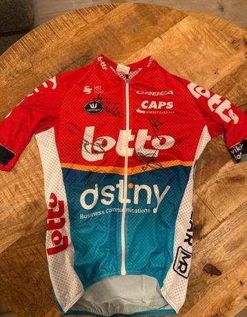 Officieel Lotto teamshirt 2024 gesigneerd beschikbaar voor biedingen