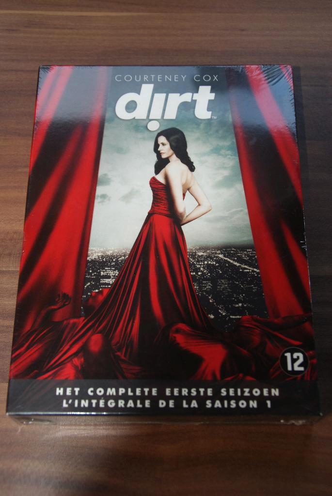 DVD box DIRT met Courteney Cox Het Complete Eerste Seizoen, Cd's en Dvd's, Dvd's | Tv en Series, Nieuw in verpakking, Drama, Boxset