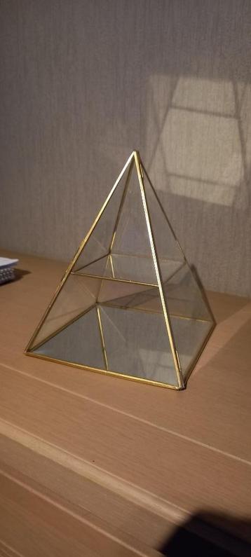 Presentatiekast Swarovski Piramide