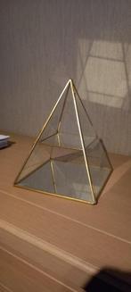 Presentatiekast Swarovski Piramide, Zo goed als nieuw, Ophalen
