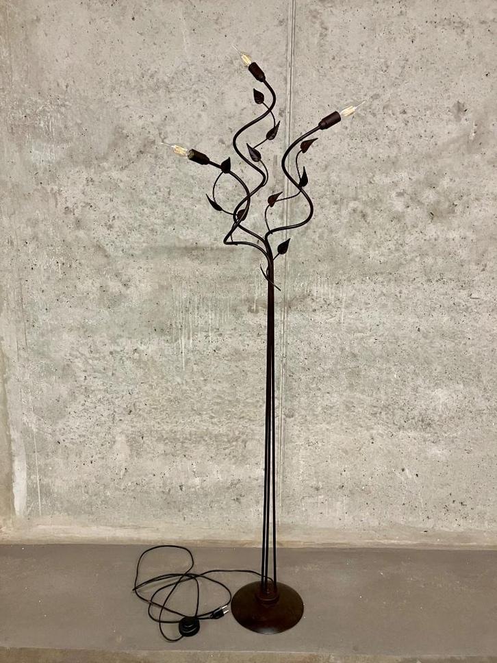 roestbruine ijzeren staanlamp / vloerlamp - 175cm hoog, Huis en Inrichting, Lampen | Vloerlampen, Gebruikt, 150 tot 200 cm, Metaal