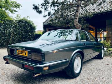 Jaguar XJ / 1991 / 96.000km / Showroom conditie, Auto's, Automaat, Beige, Particulier, Zilver of Grijs
