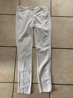 Broek Armani Jeans 28 wit, mooie details, Kleding | Dames, Broeken en Pantalons, Ophalen of Verzenden