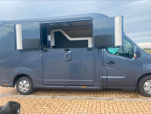Location camion chevaux et van 1,5 cheval permis B, Dieren en Toebehoren, Paarden en Pony's | Trailers en Aanhangwagens, Zo goed als nieuw