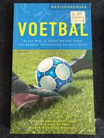 Basishandboek Voetbal, Ophalen of Verzenden, Zo goed als nieuw, Balsport