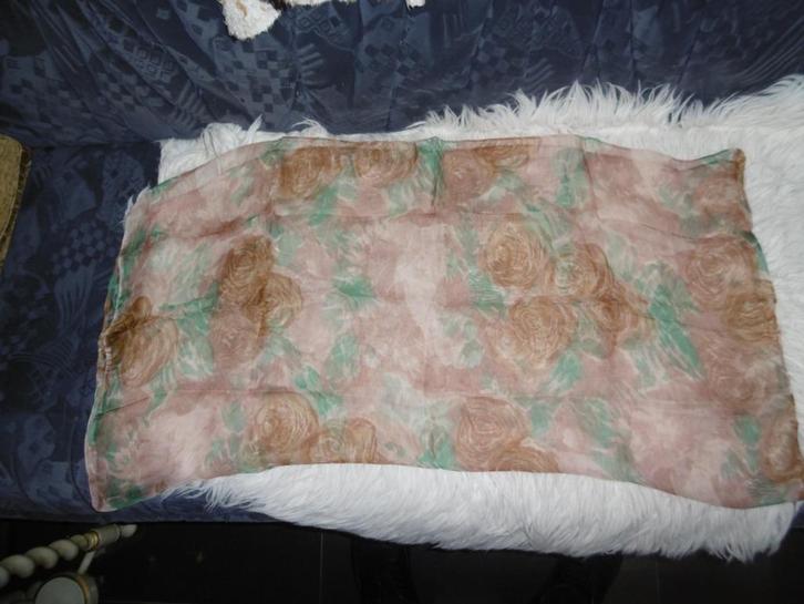 kledij dames 5 sjaaltjes vierkant, diverse maten,, Kleding | Dames, Mutsen, Sjaals en Handschoenen, Zo goed als nieuw, Sjaal, Ophalen of Verzenden