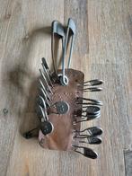 Veiligheidsspelden WOII compleet genummerd, Ophalen