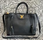 LOUIS VUITTON tas Lockmeto model, Handtassen en Accessoires, Tassen | Schoudertassen, Ophalen of Verzenden, Zo goed als nieuw