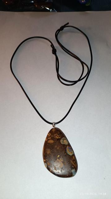 Australian boulder opaal hanger  beschikbaar voor biedingen