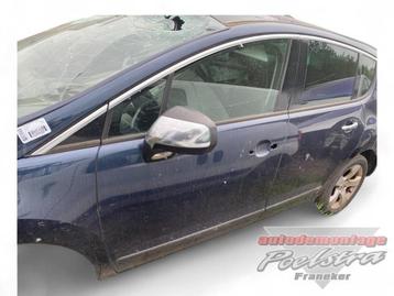 Portier 4Deurs links-voor van een Peugeot 3008 (KPS) beschikbaar voor biedingen