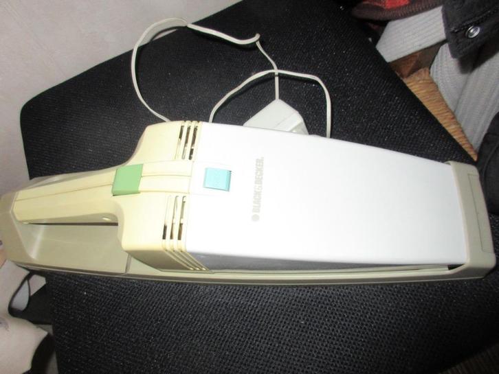 Black & Decker kruimeldief met oplader en houder voor muur, Huis en Inrichting, Keuken | Keukenbenodigdheden, Gebruikt, Ophalen