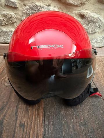 Ferrarirode motorhelm – zo goed als nieuw!