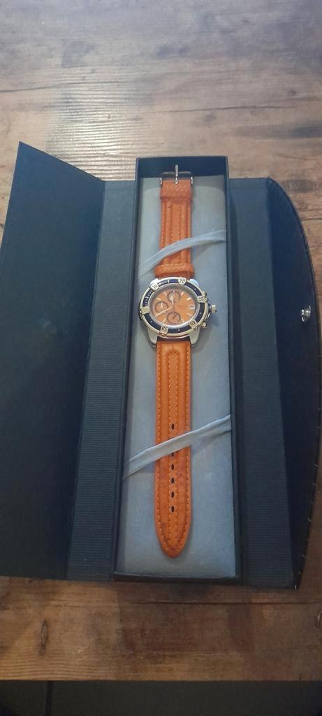 ② Rare montre Chrono á Quartz Rodania water resist 100 M