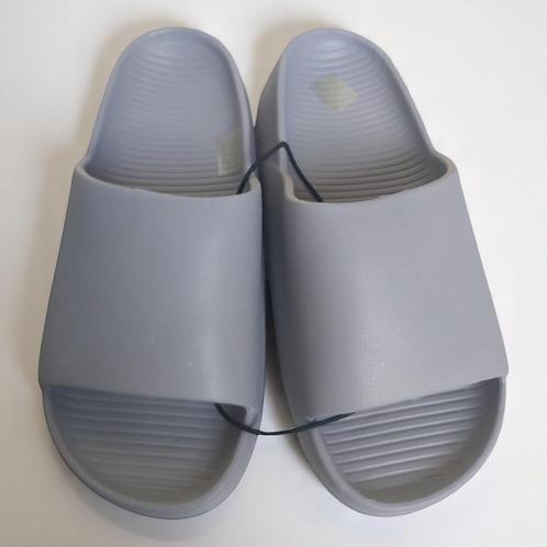 Heren slippers effen grijs 41, Kleding | Heren, Schoenen, Nieuw, Slippers, Overige kleuren, Verzenden