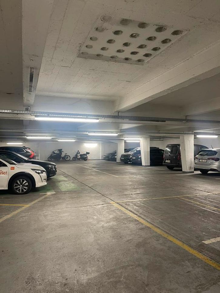 Staanplaatsen te koop te 2060 Antwerpen, Immo, Garages en Parkeerplaatsen, Antwerpen (stad)