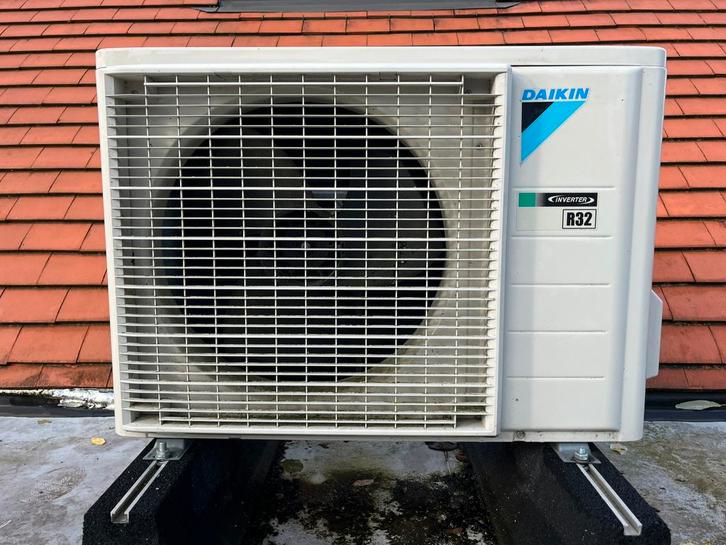 SDA25-VL : Daikin Split R32 2,5 kW vloermodel Perfera, Elektronische apparatuur, Airco's, Zo goed als nieuw, Wandairco, Minder dan 60 m³