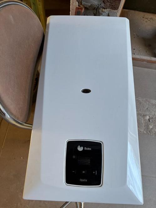 Bulex Opalia F14E - gasdoorstromer compleet met dakdoorvoer, Doe-het-zelf en Bouw, Chauffageketels en Boilers, Zo goed als nieuw