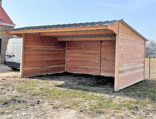 Abri 4x6m en bois douglas ' En Stock', Animaux & Accessoires, Box & Pâturages, Mise à l'étable, Pâturage, 2 ou 3 chevaux ou poneys