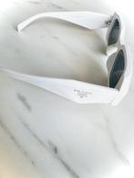 Witte zonnebril van Prada (zonder doos), Nieuw, Prada, Ophalen of Verzenden, Zonnebril