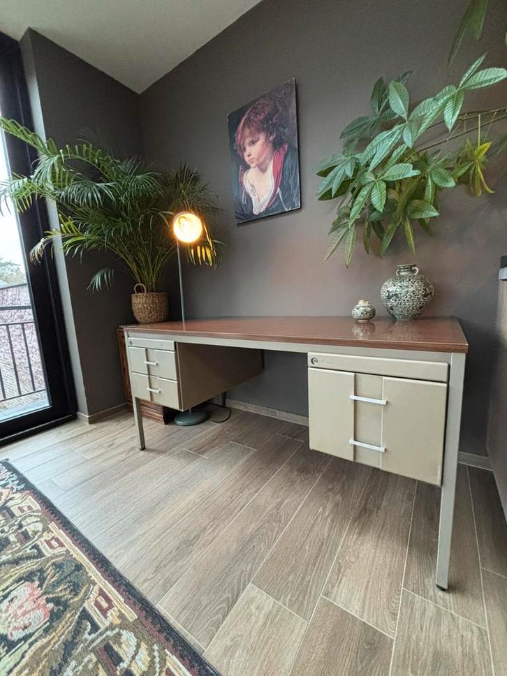 Vintage Mewaf bureau – industrieel retro stijl, Huis en Inrichting, Bureaus, Zo goed als nieuw, Bureau, Ophalen