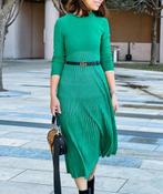 Robe en maille New Zara L - Midi plissée fine verte longue, Vêtements | Femmes, Robes, Enlèvement ou Envoi, Vert, Sous le genou