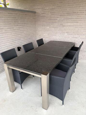 Luxe tuintafel met  blad in natuursteen+6 gevlochten stoelen beschikbaar voor biedingen