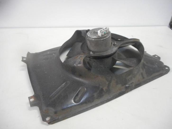 KOELVENTILATORMOTOR Volkswagen Golf I Cabrio (155), Auto-onderdelen, Airco en Verwarming, Volkswagen, Gebruikt